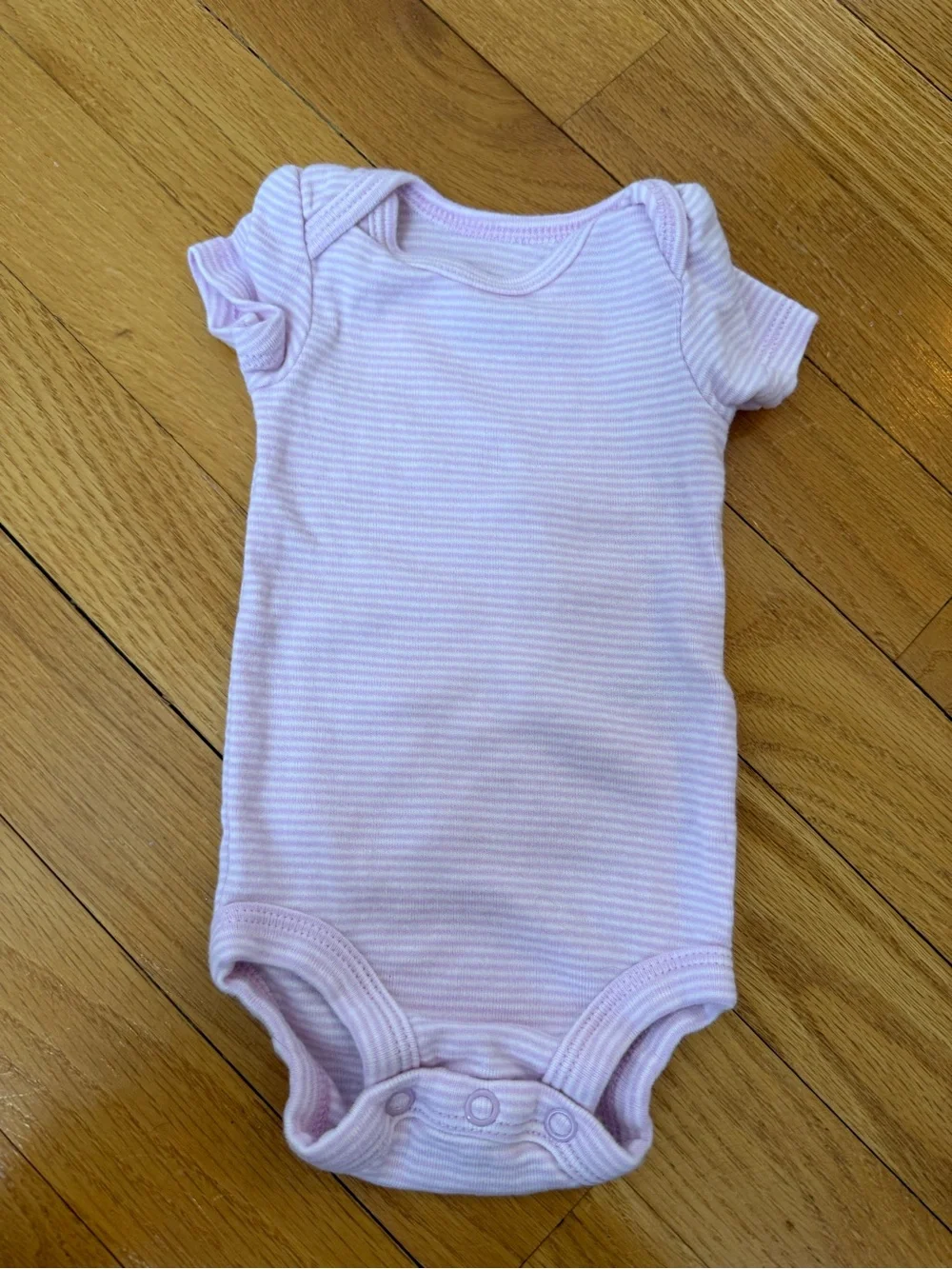 Carter's Pastel Bodysuits. Newborn, set of 5.